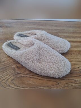 Everlane The Renew Teddy Slip-On Slippers in Cream - 5